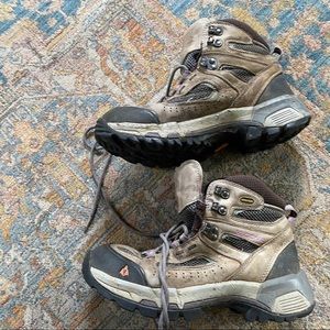 Vasque Women’s Breeze Gore-Tex and Leather Hiking Boots